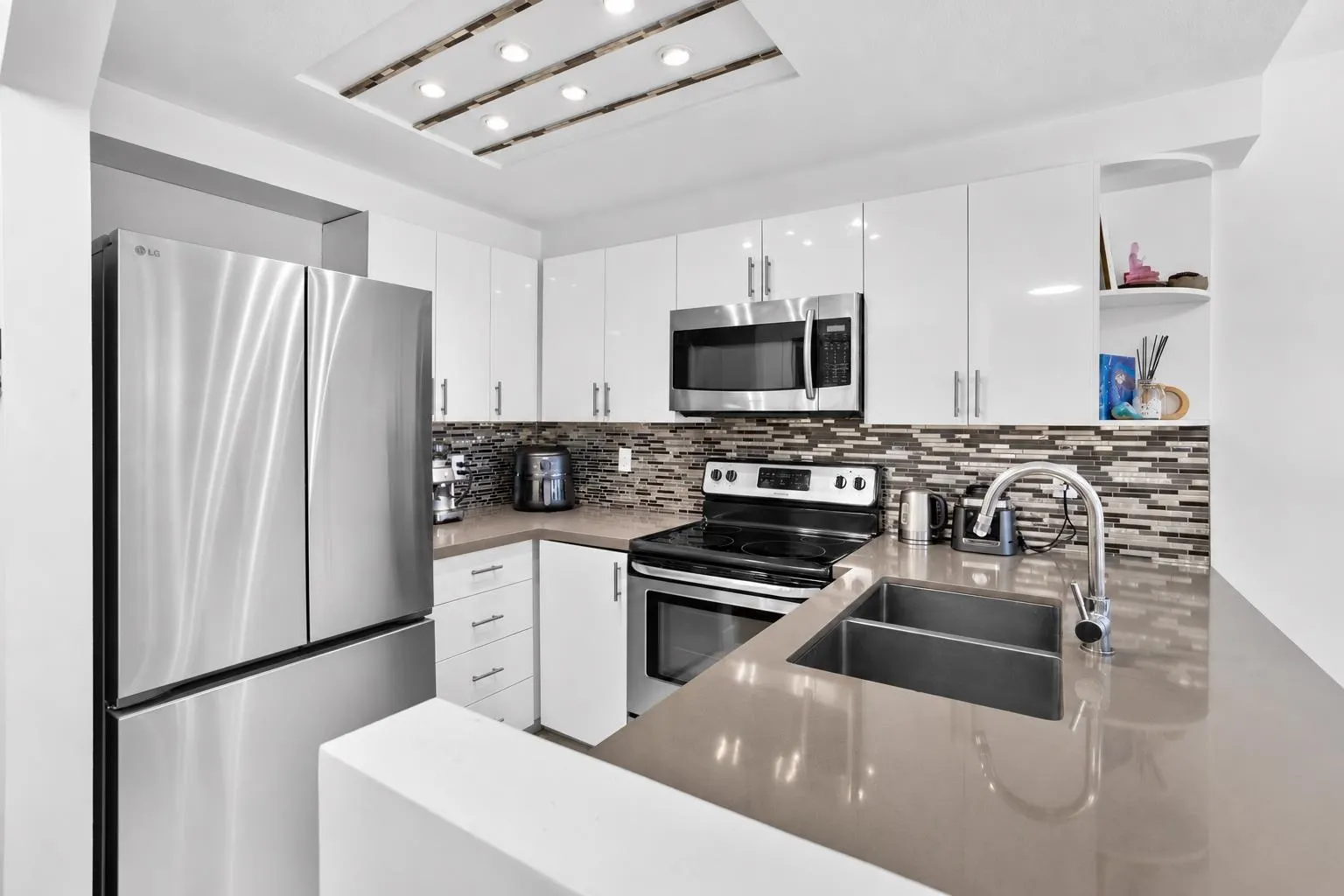 1650 Grant Avenue #206