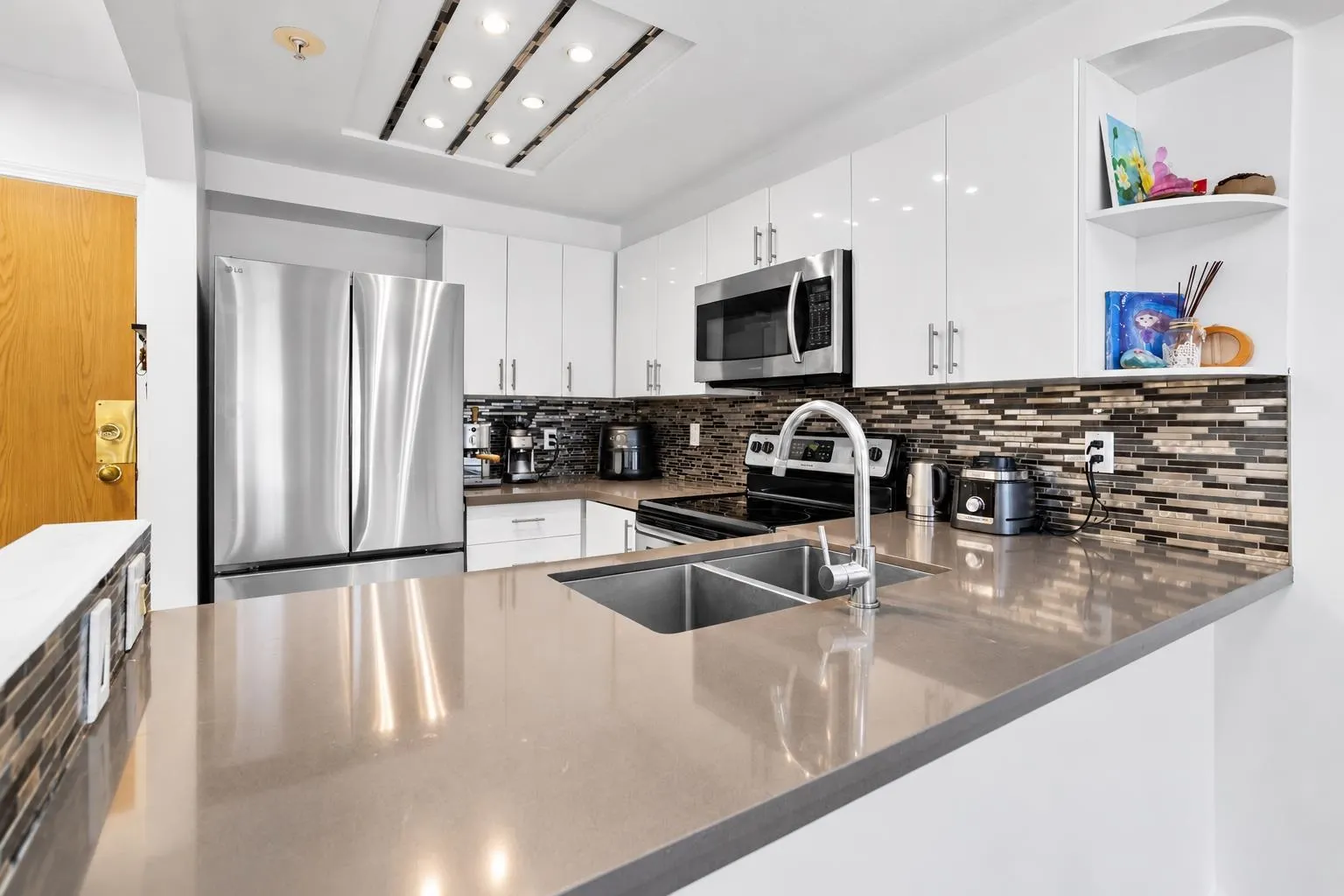 1650 Grant Avenue #206
