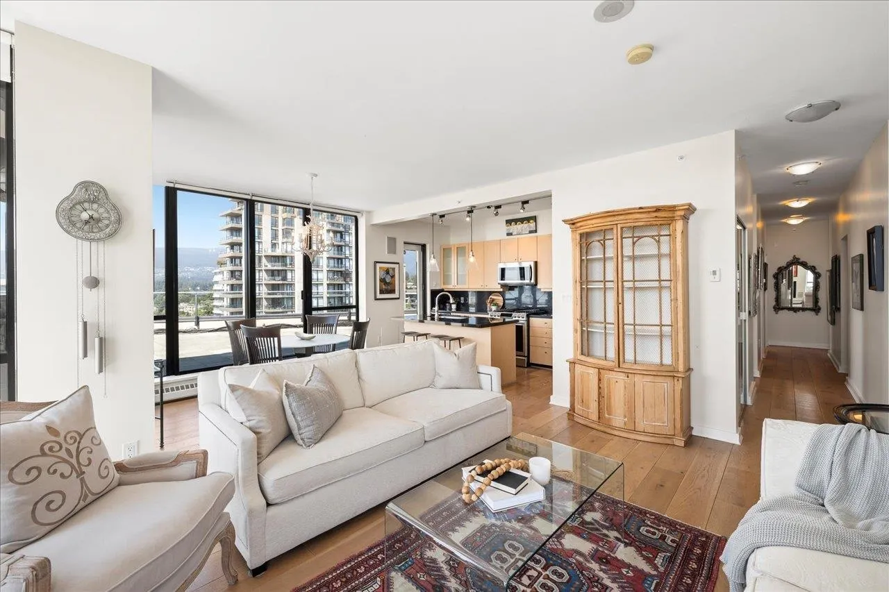 124 W 1st Street #PH2