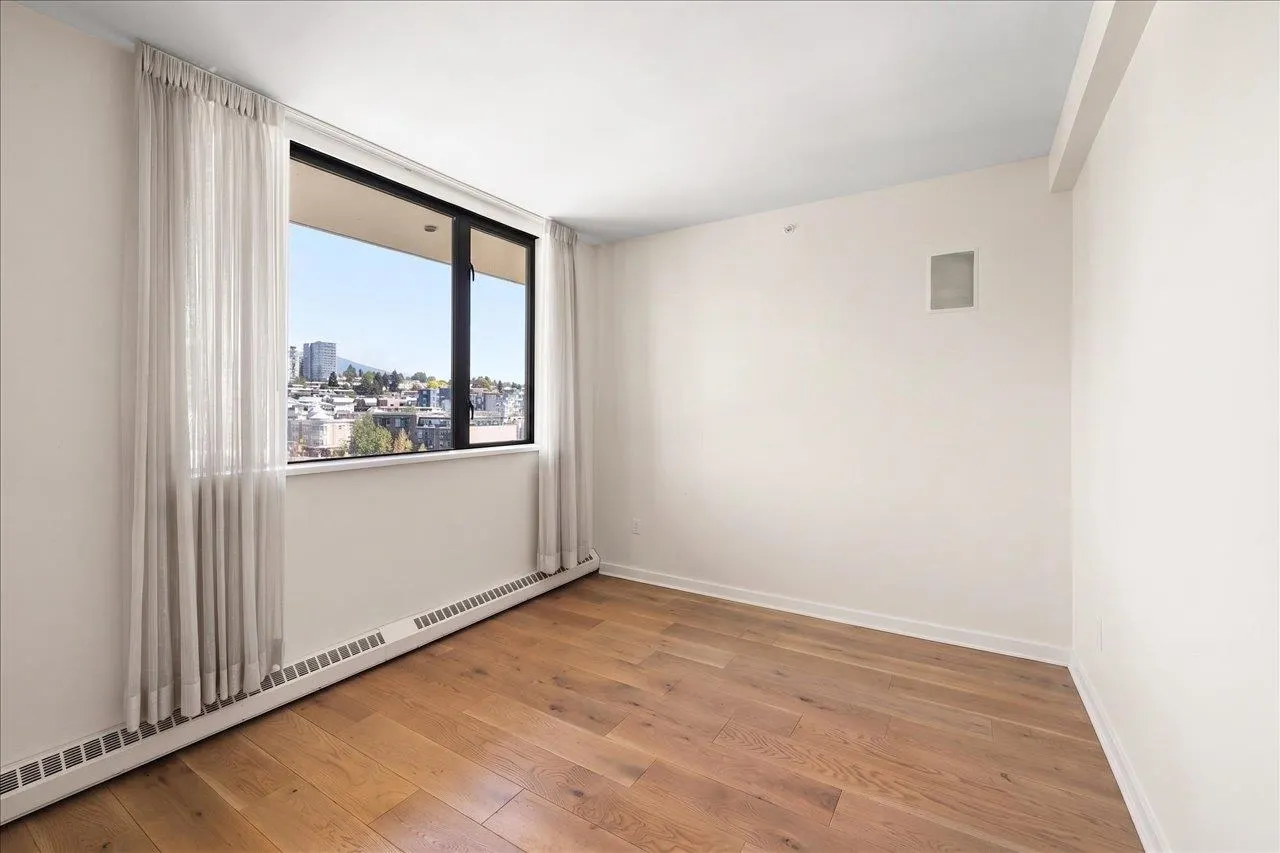 124 W 1st Street #PH2