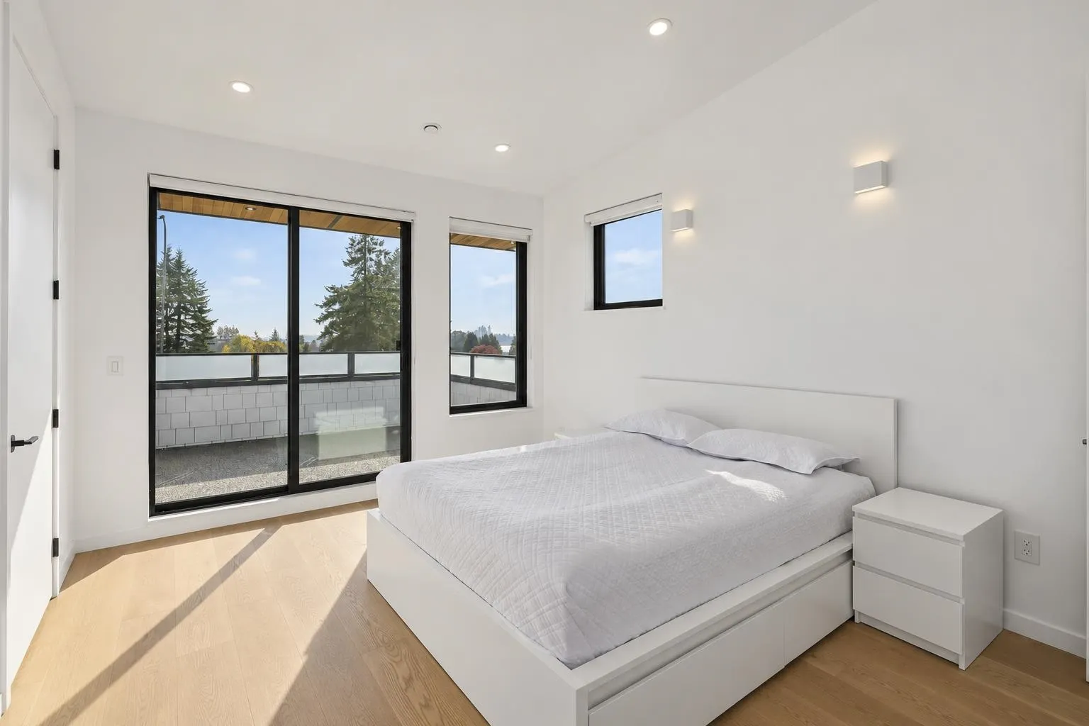 366 W 25th Street