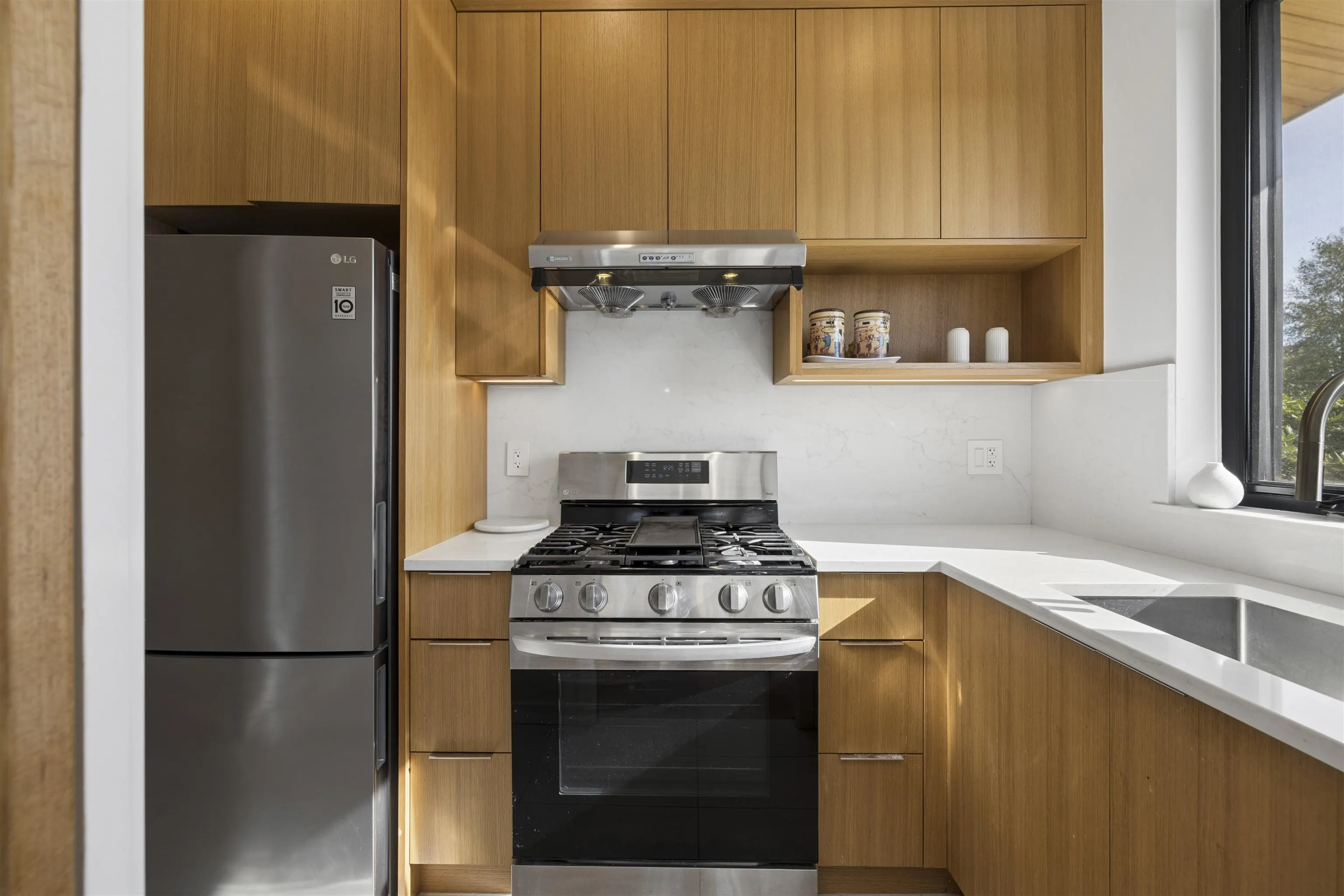 366 W 25th Street