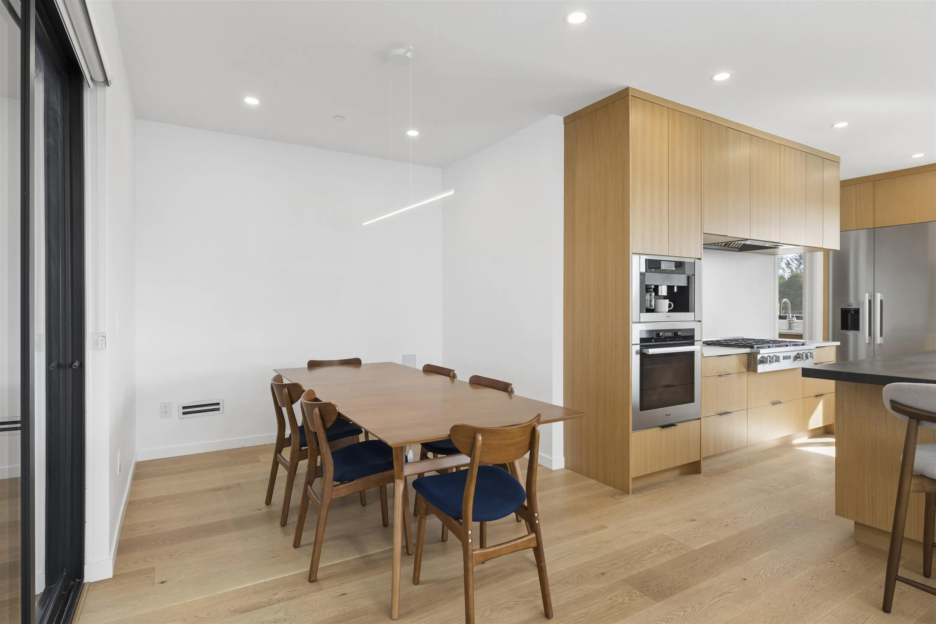 366 W 25th Street