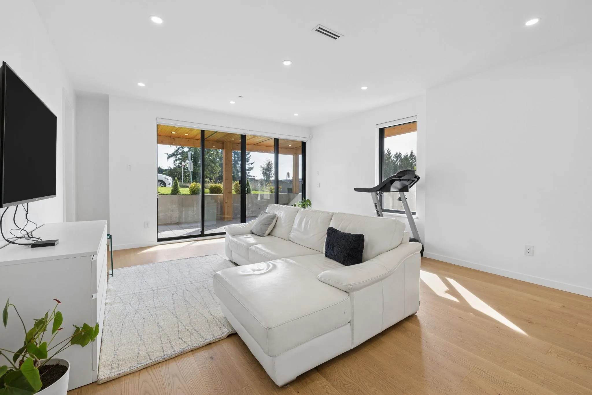 366 W 25th Street