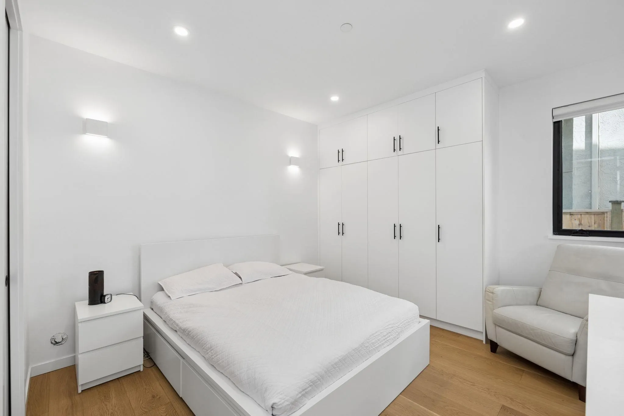 366 W 25th Street