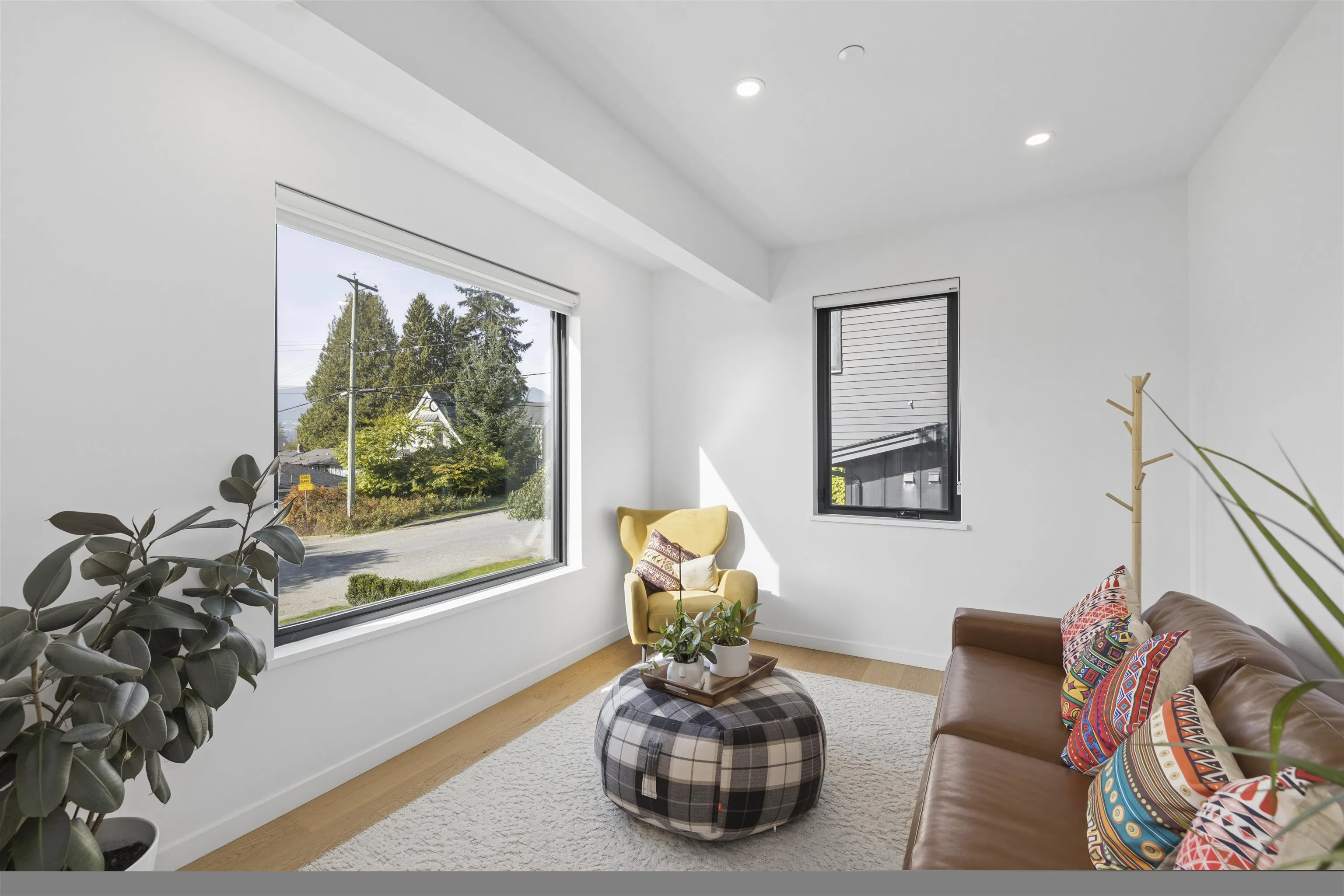 366 W 25th Street