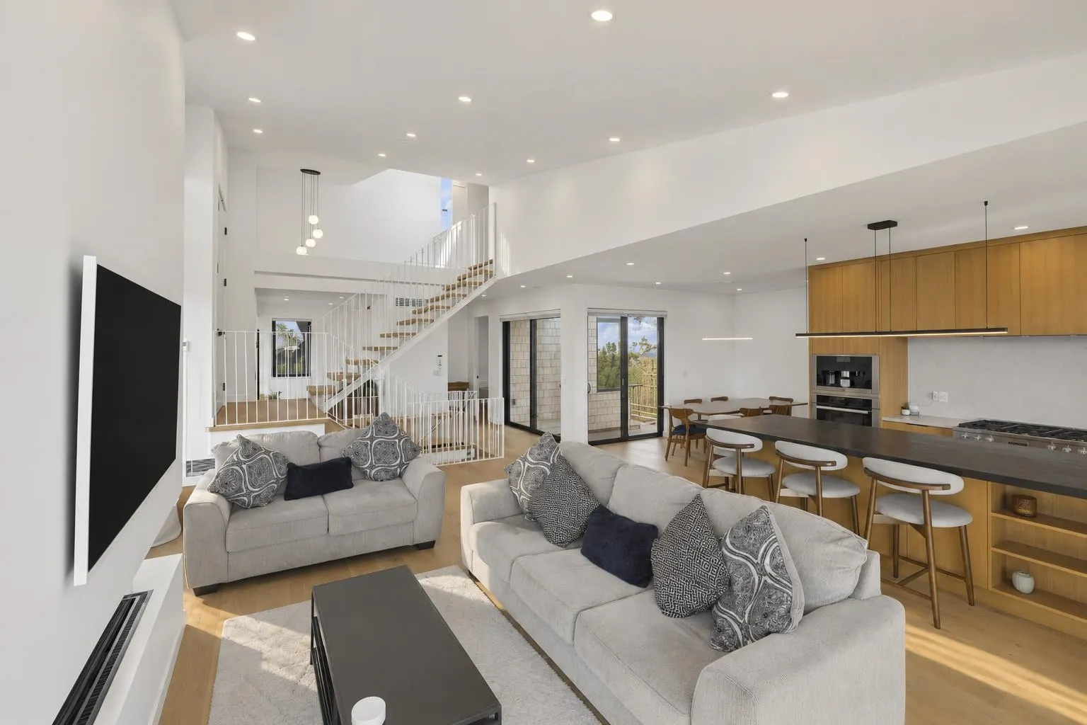 366 W 25th Street