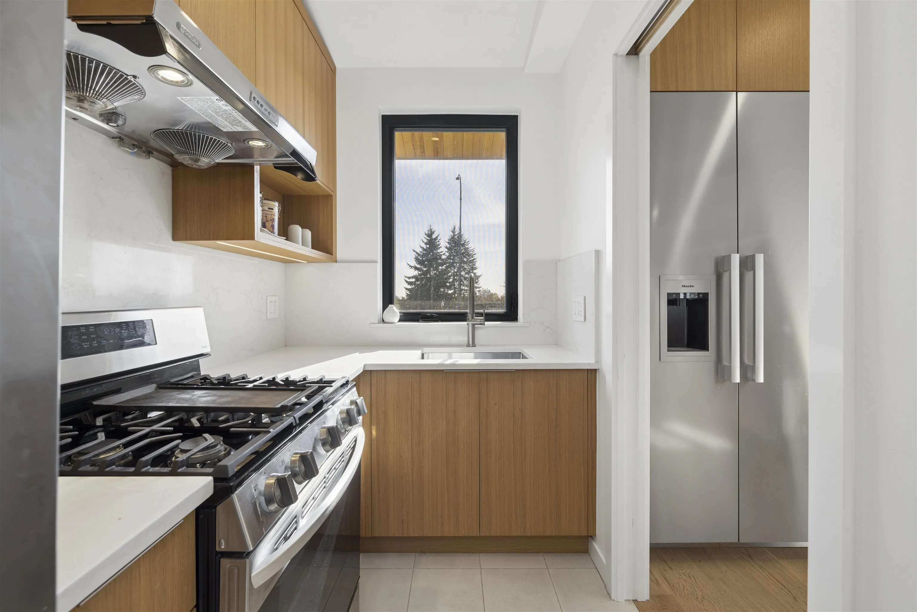 366 W 25th Street