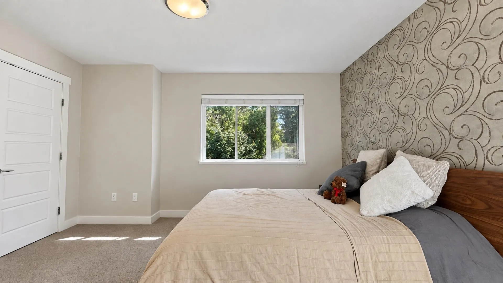 1219 Burke Mountain Street #25