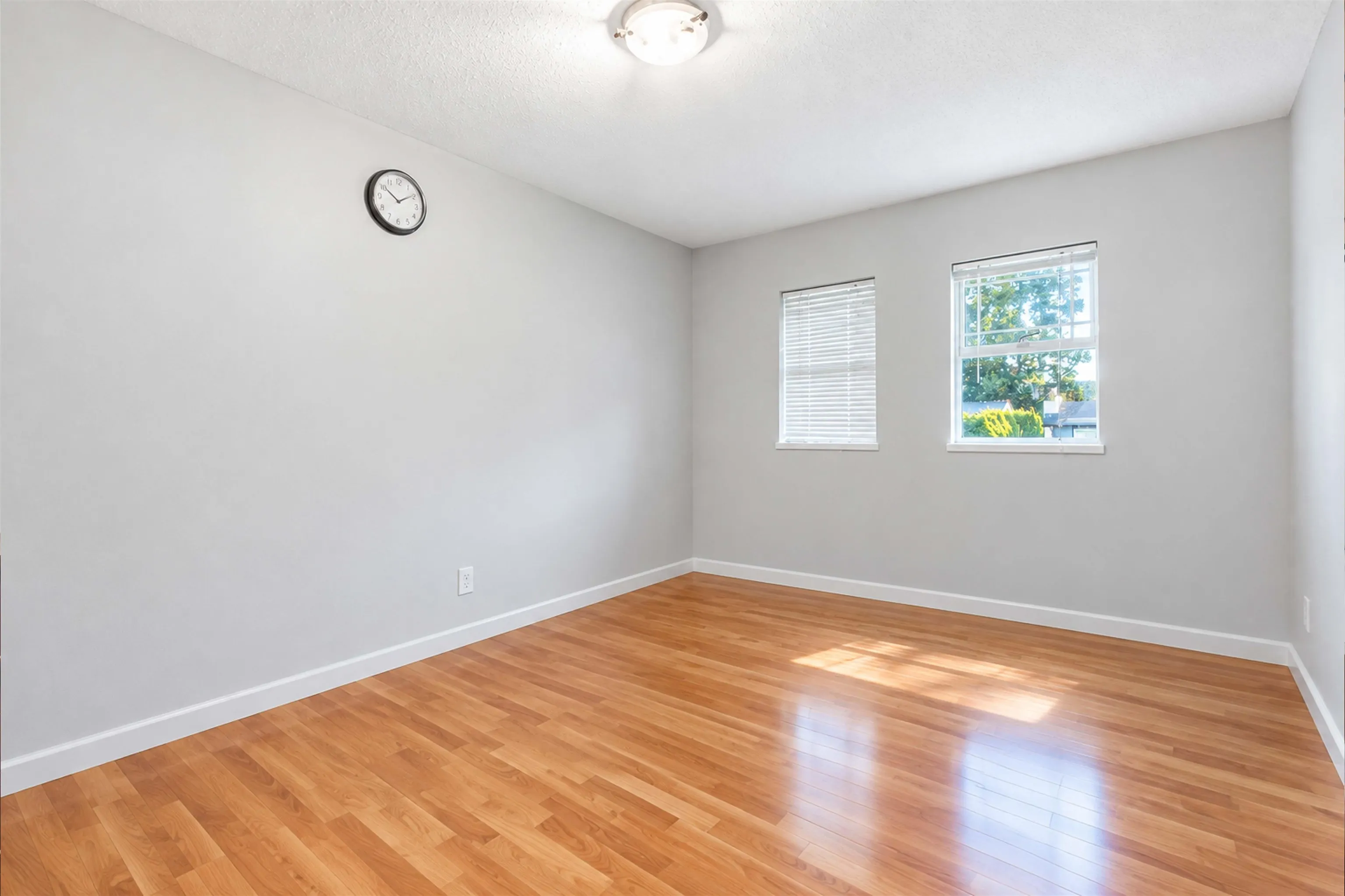 3743 Nanaimo Crescent