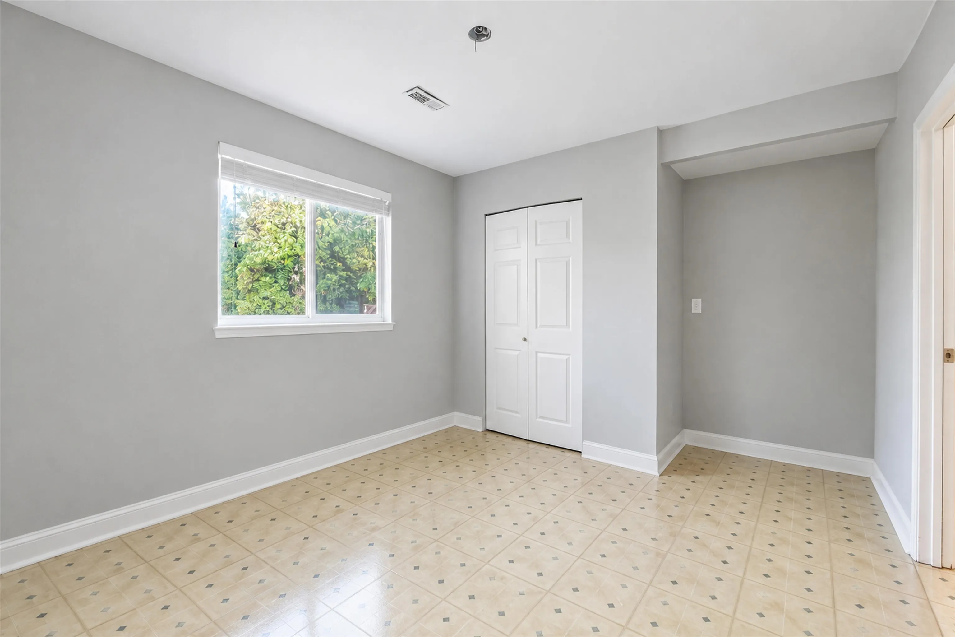3743 Nanaimo Crescent
