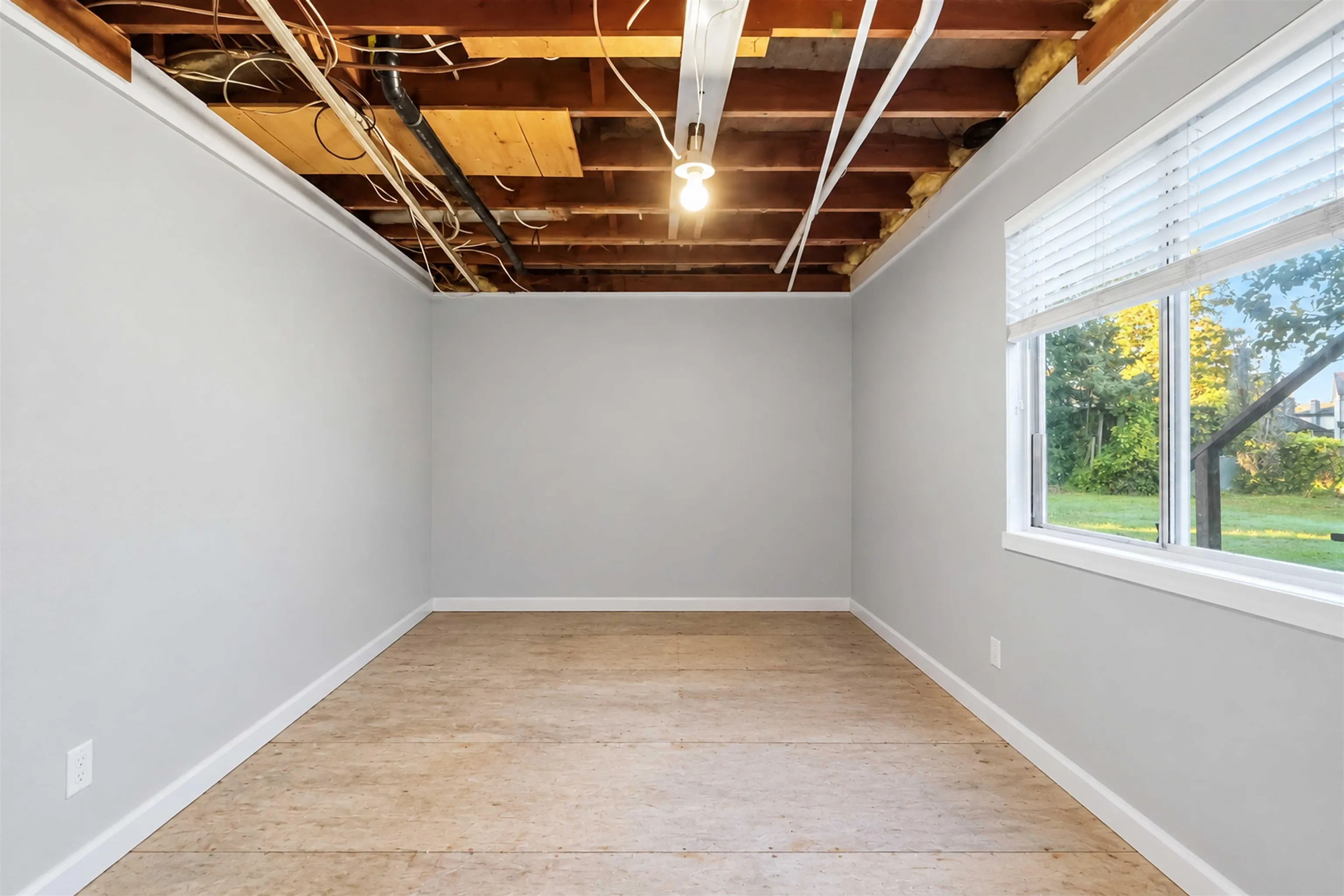 3743 Nanaimo Crescent