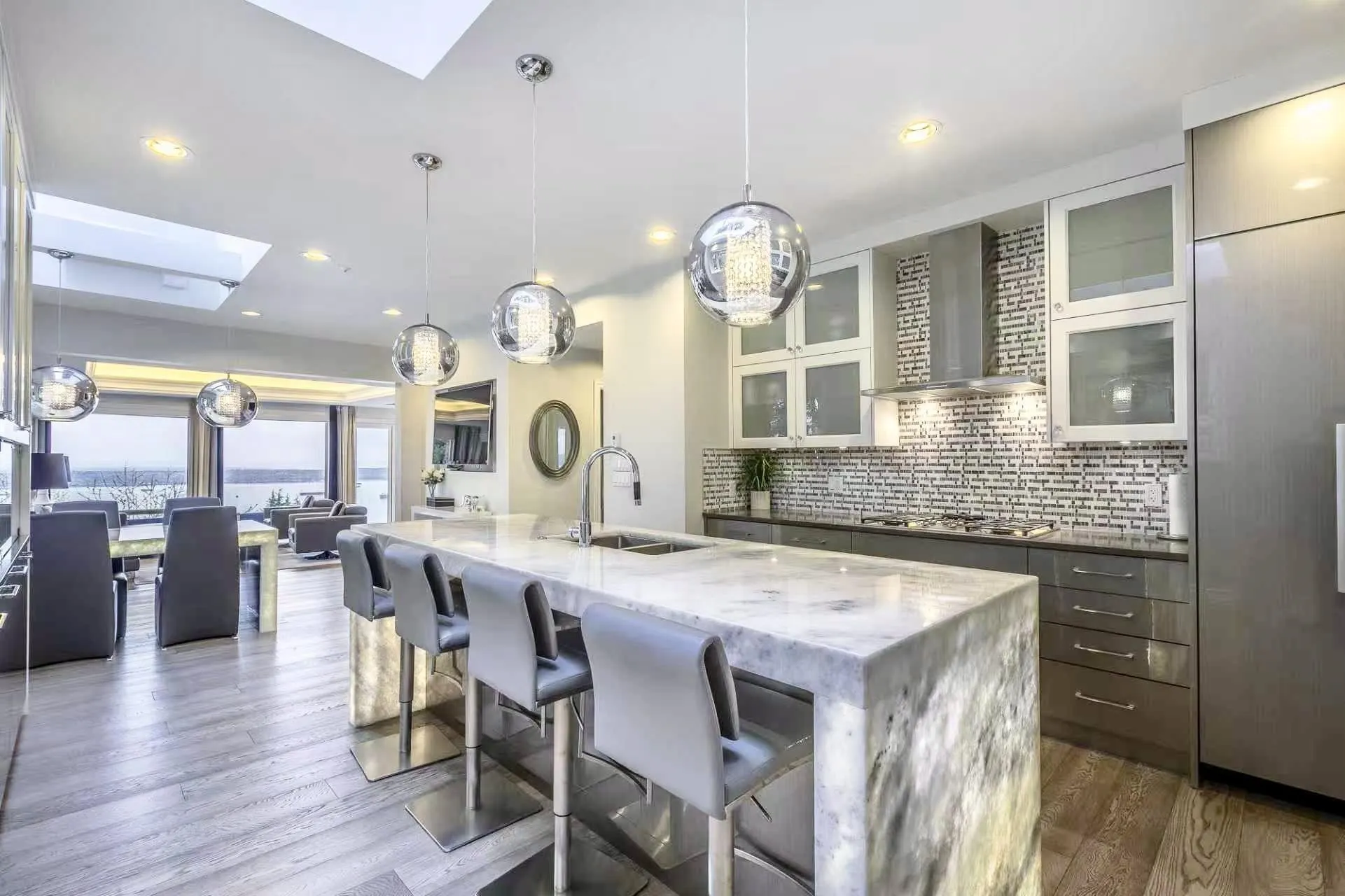 1560 Chippendale Court