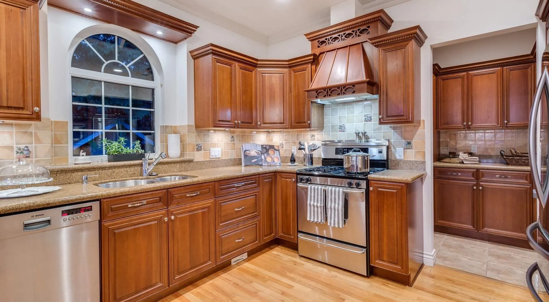 3395 Thompson Crescent