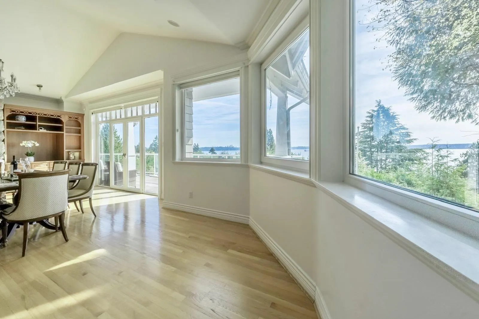 3395 Thompson Crescent