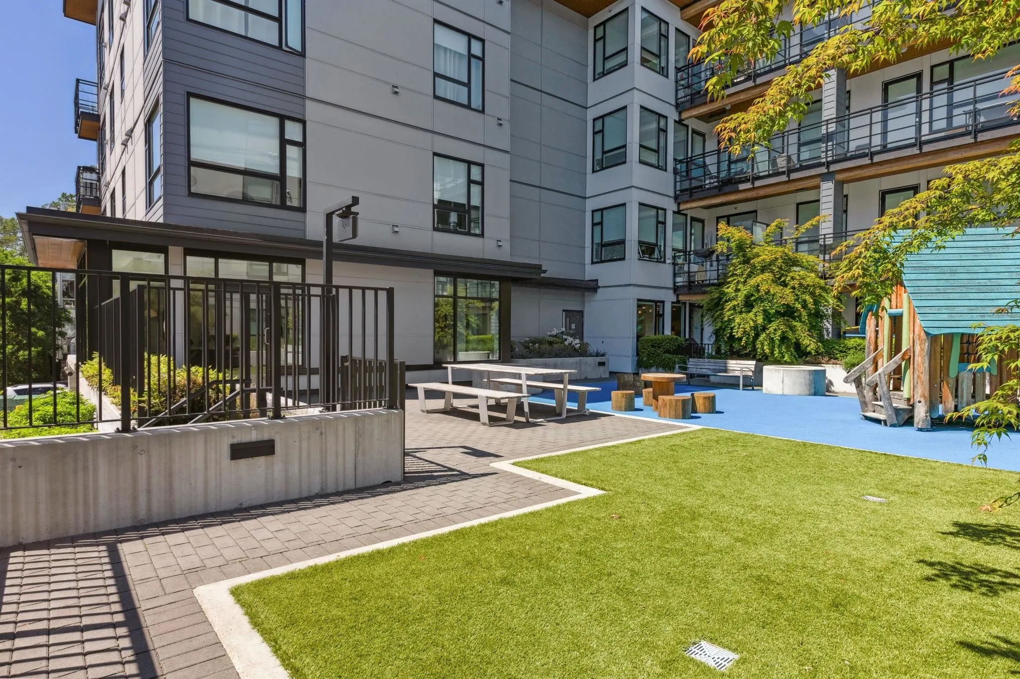715 W 15th Street #209