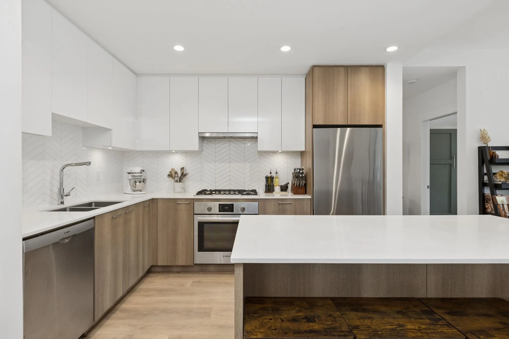 715 W 15th Street #209