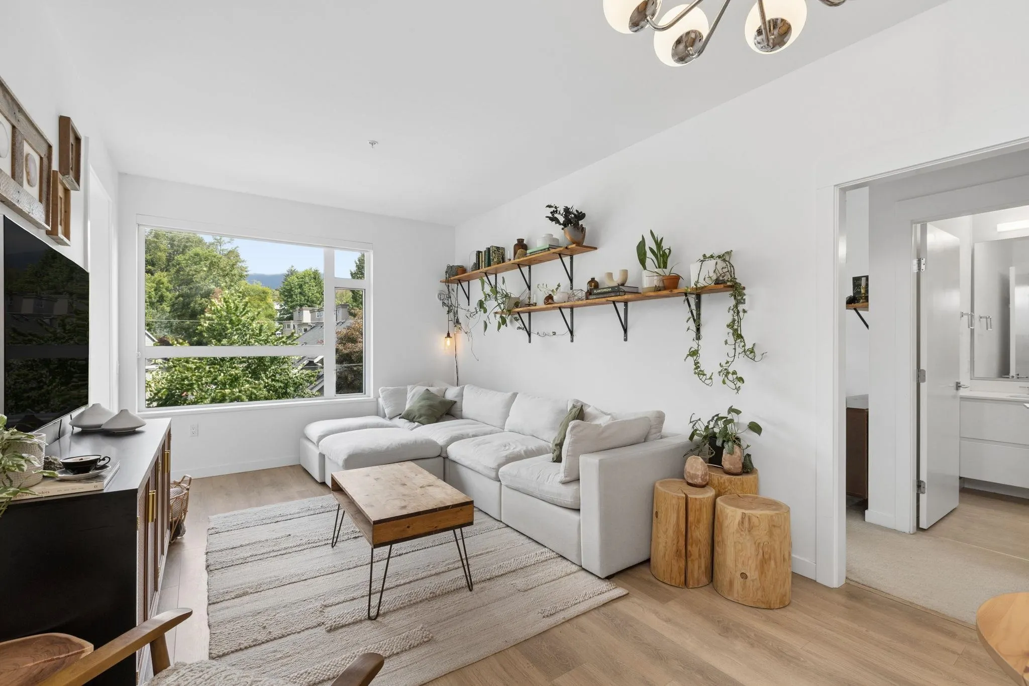715 W 15th Street #209