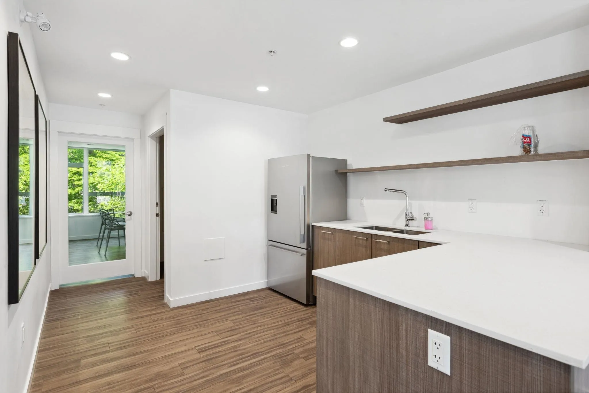 715 W 15th Street #209