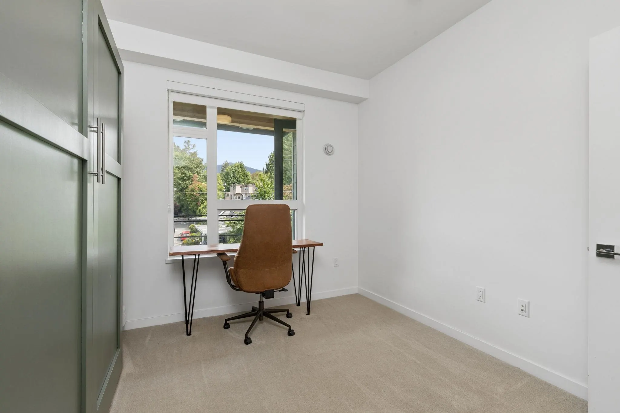 715 W 15th Street #209