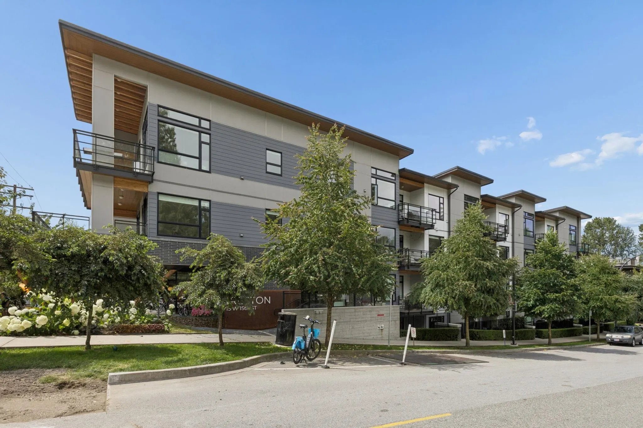 715 W 15th Street #209