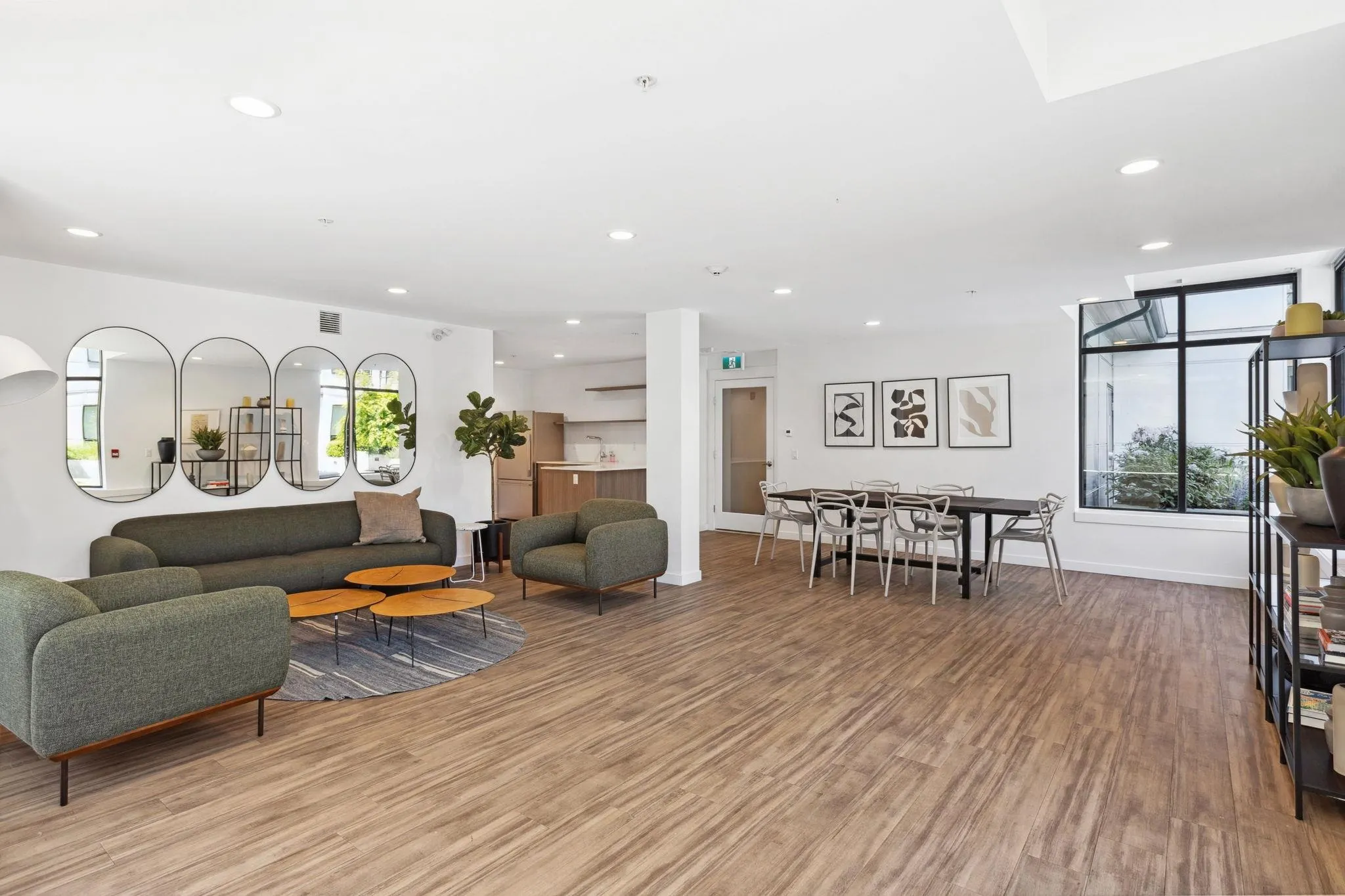 715 W 15th Street #209