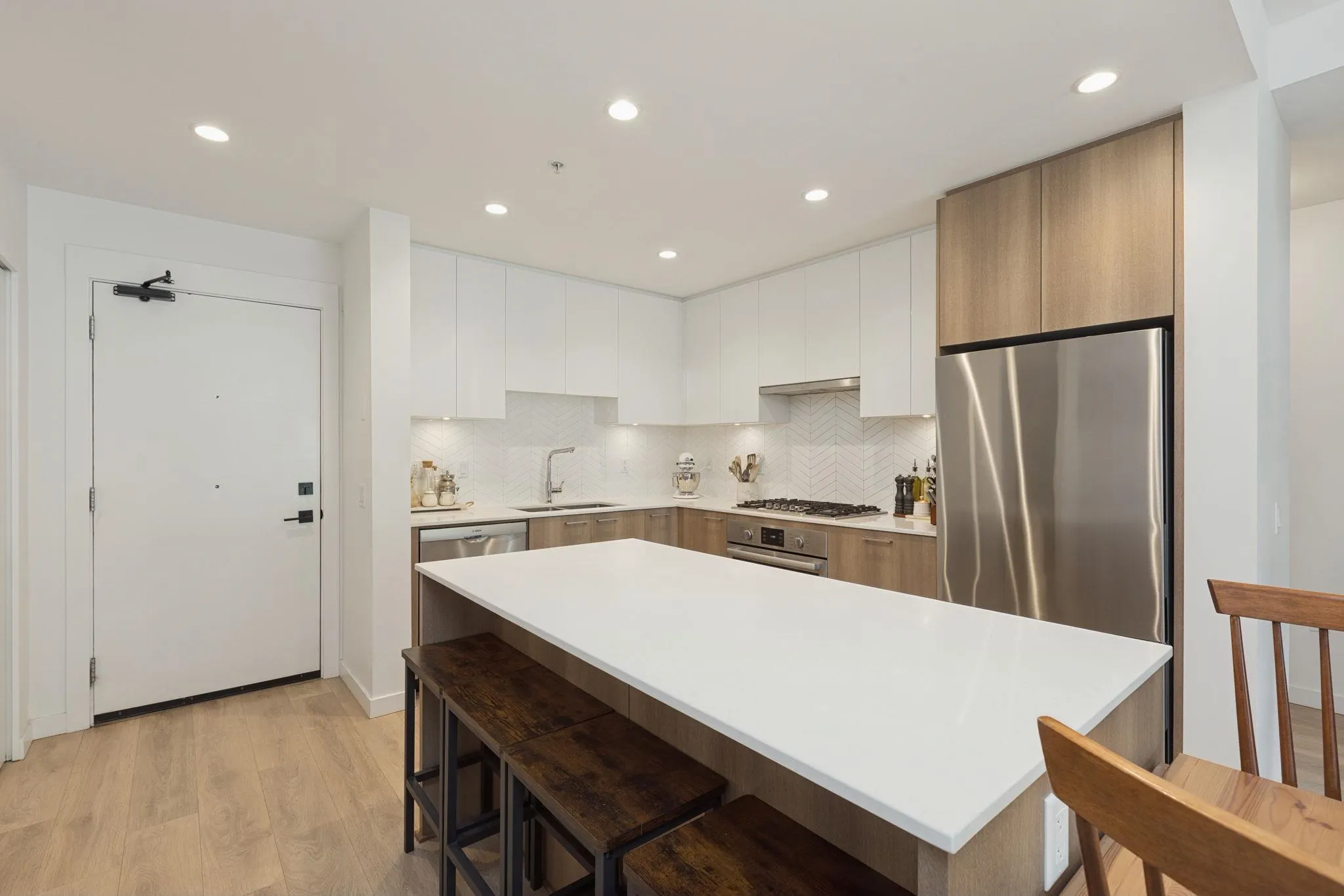 715 W 15th Street #209