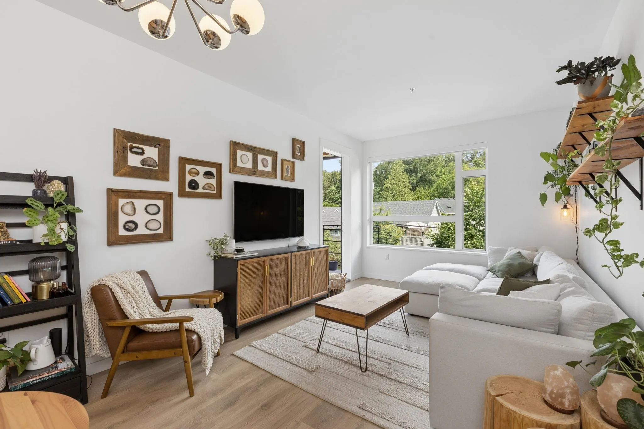 715 W 15th Street #209