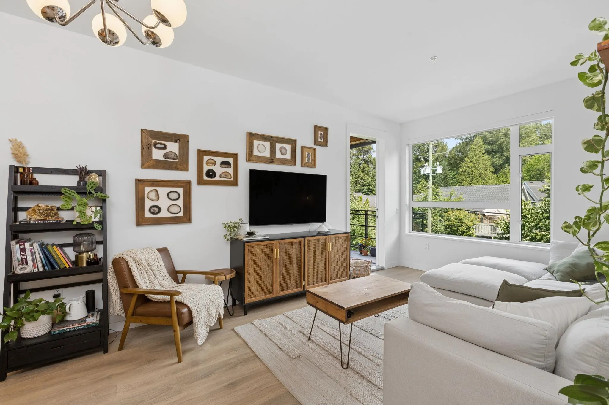 715 W 15th Street #209