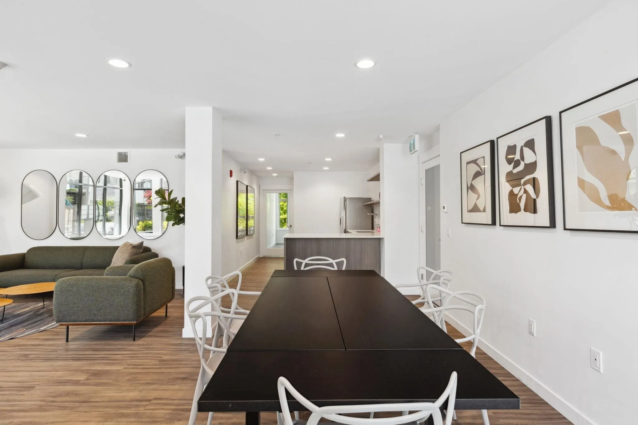 715 W 15th Street #209