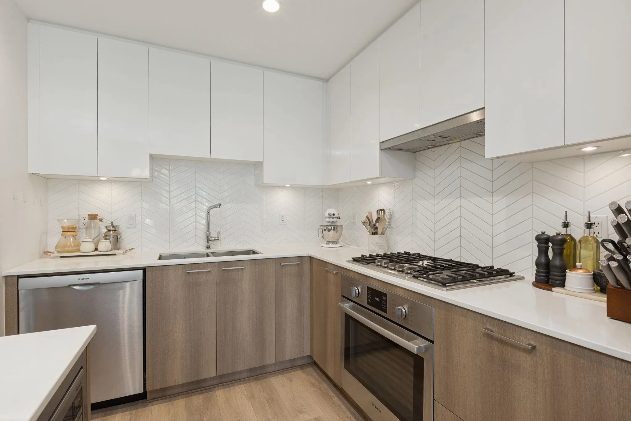 715 W 15th Street #209