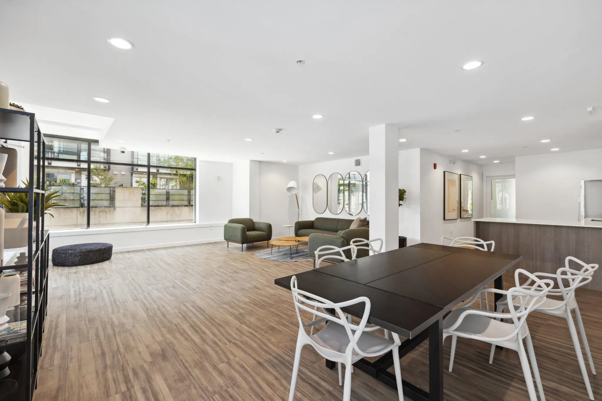 715 W 15th Street #209