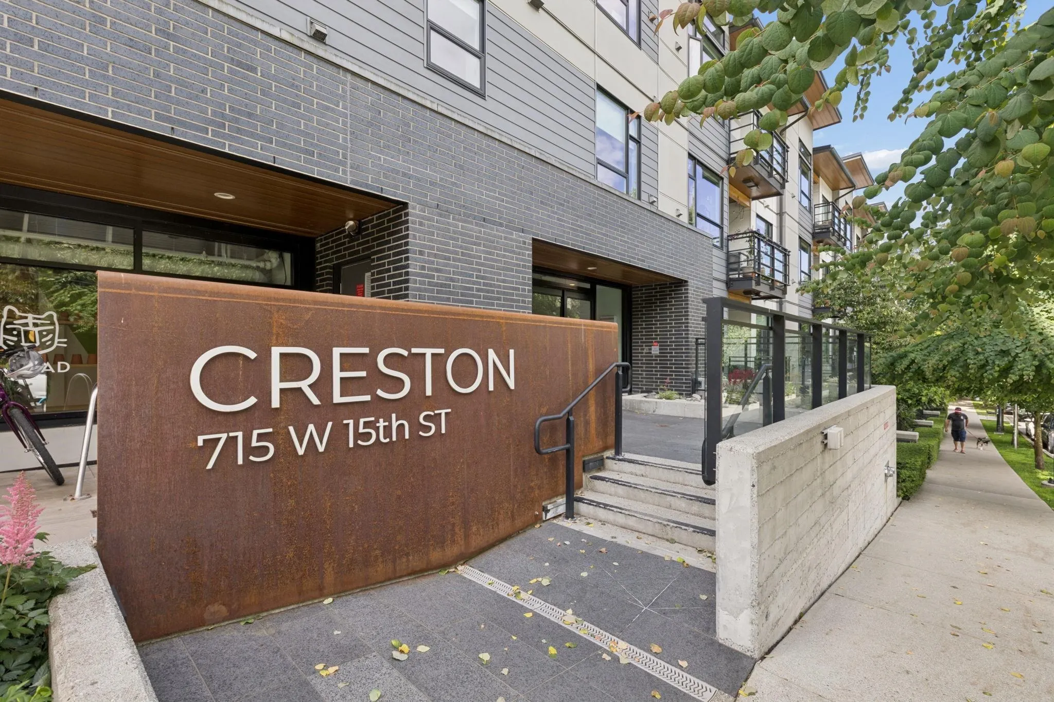 715 W 15th Street #209