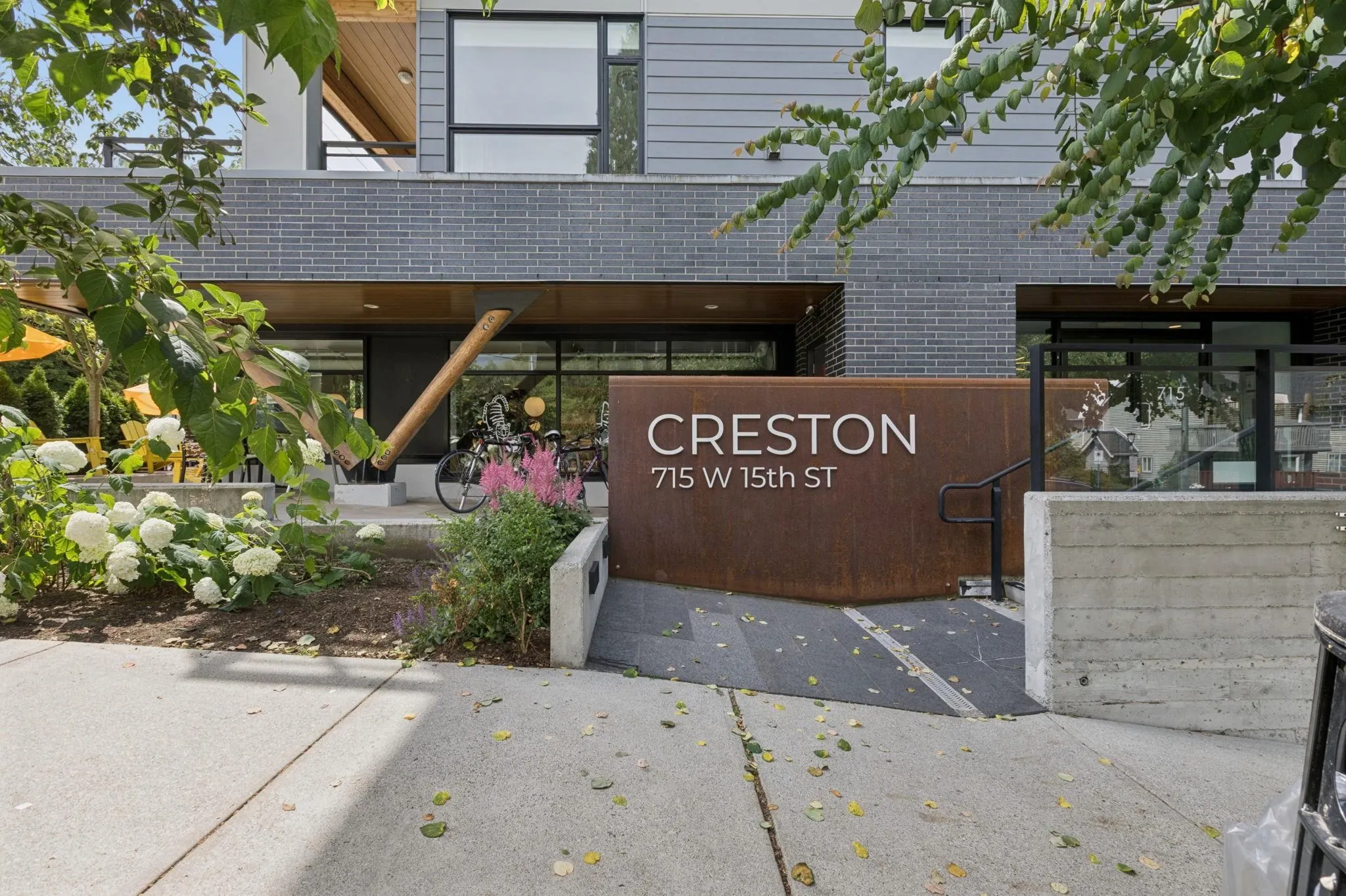 715 W 15th Street #209