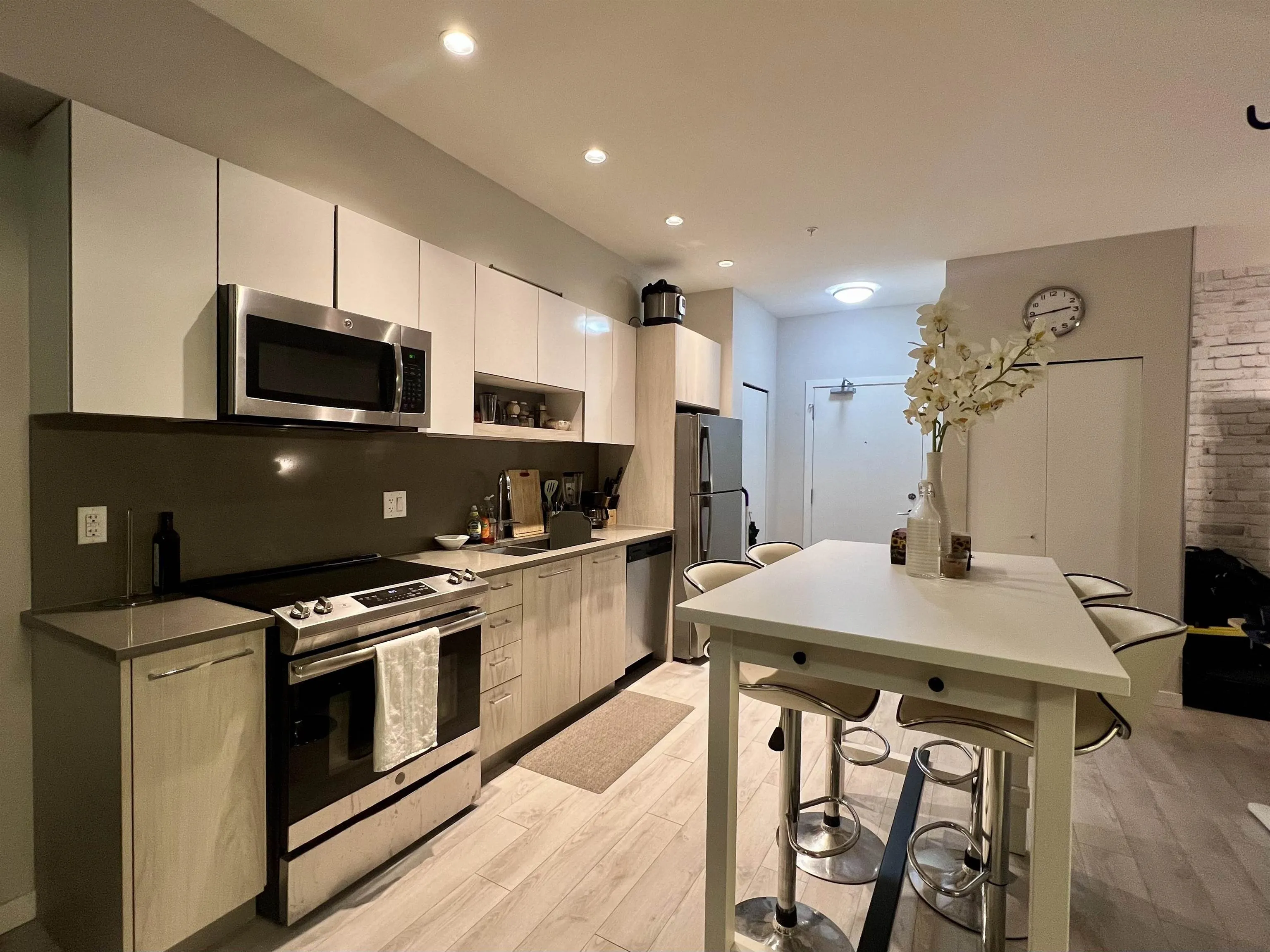 13768 108 Avenue #514