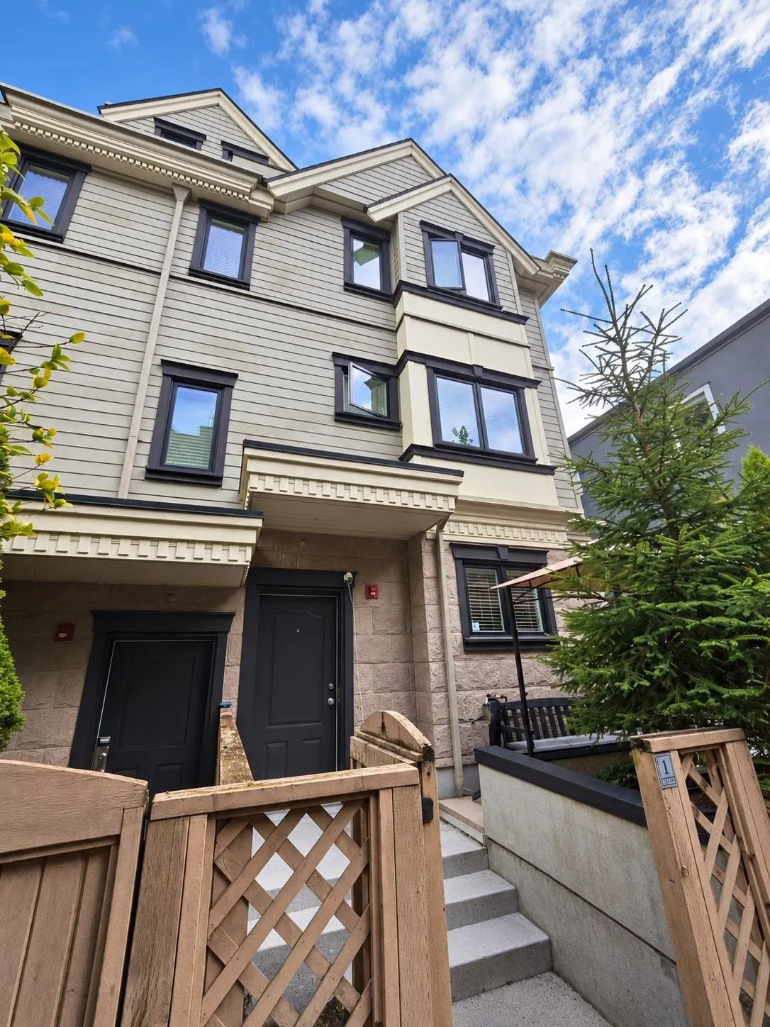 1137 Barclay Street #1