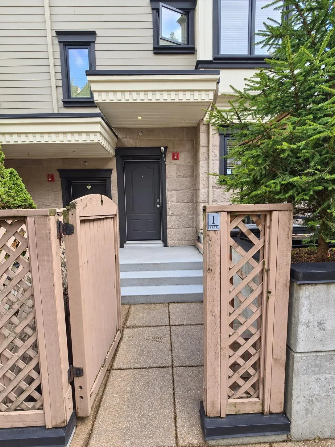 1137 Barclay Street #1