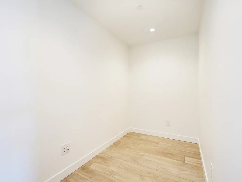 657 Whiting Way #2401