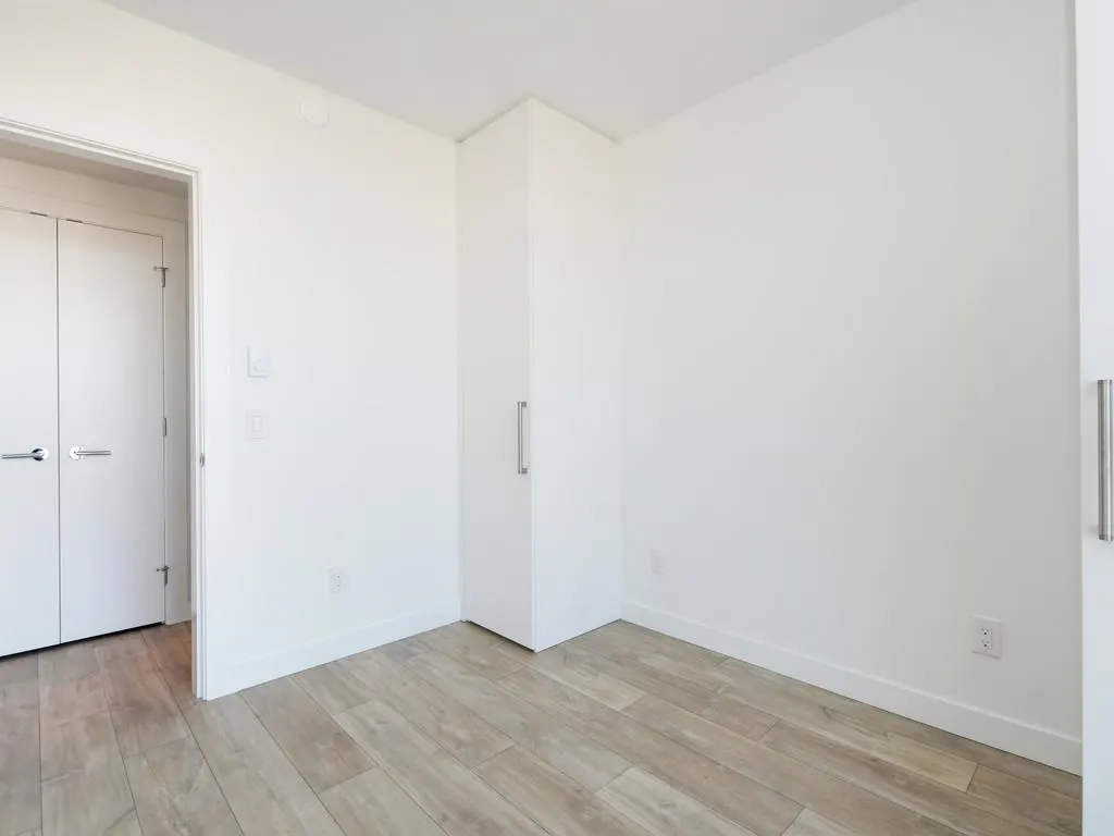 657 Whiting Way #2401