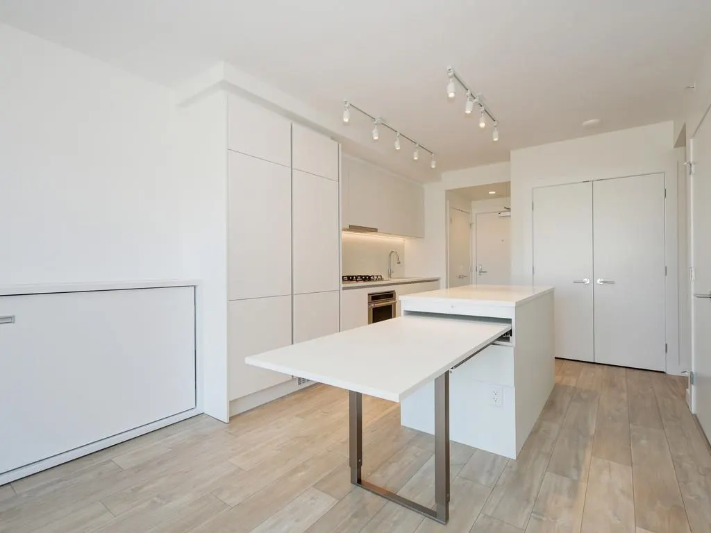 657 Whiting Way #2401