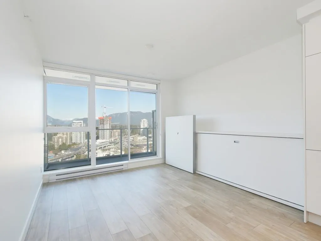 657 Whiting Way #2401