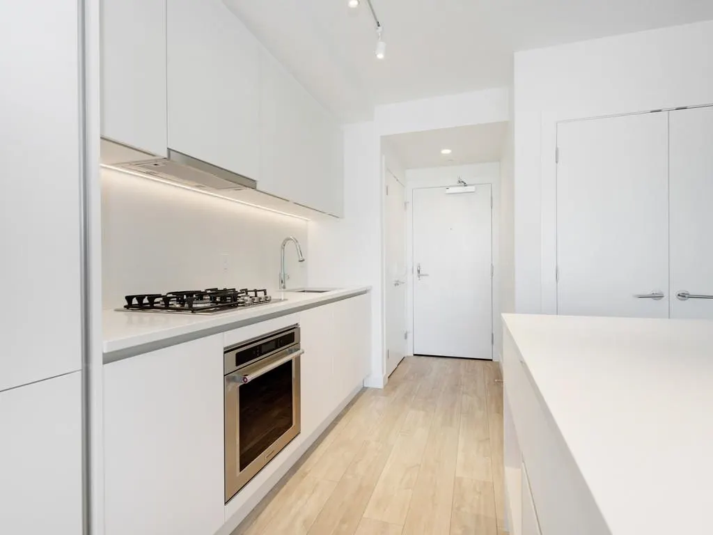 657 Whiting Way #2401
