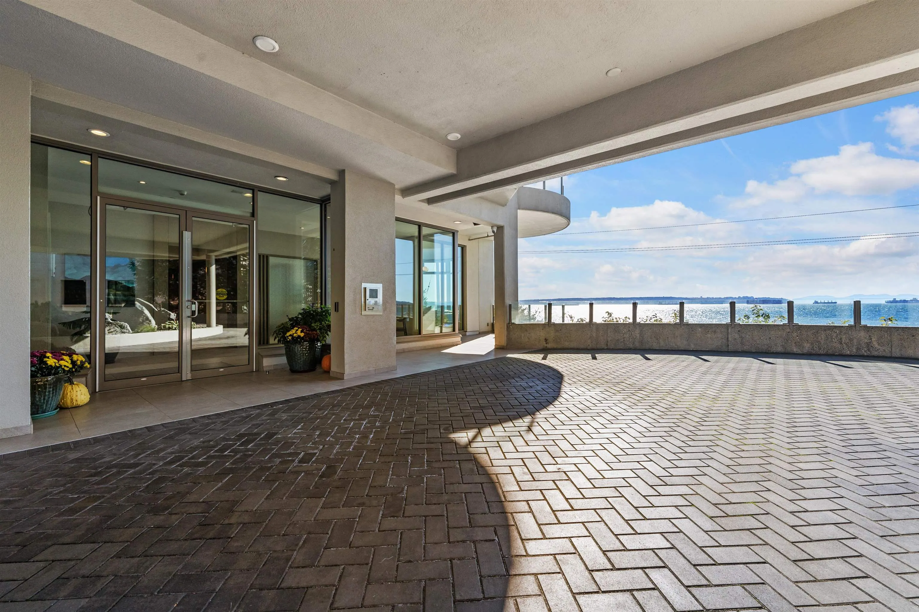 2280 Bellevue Avenue #103