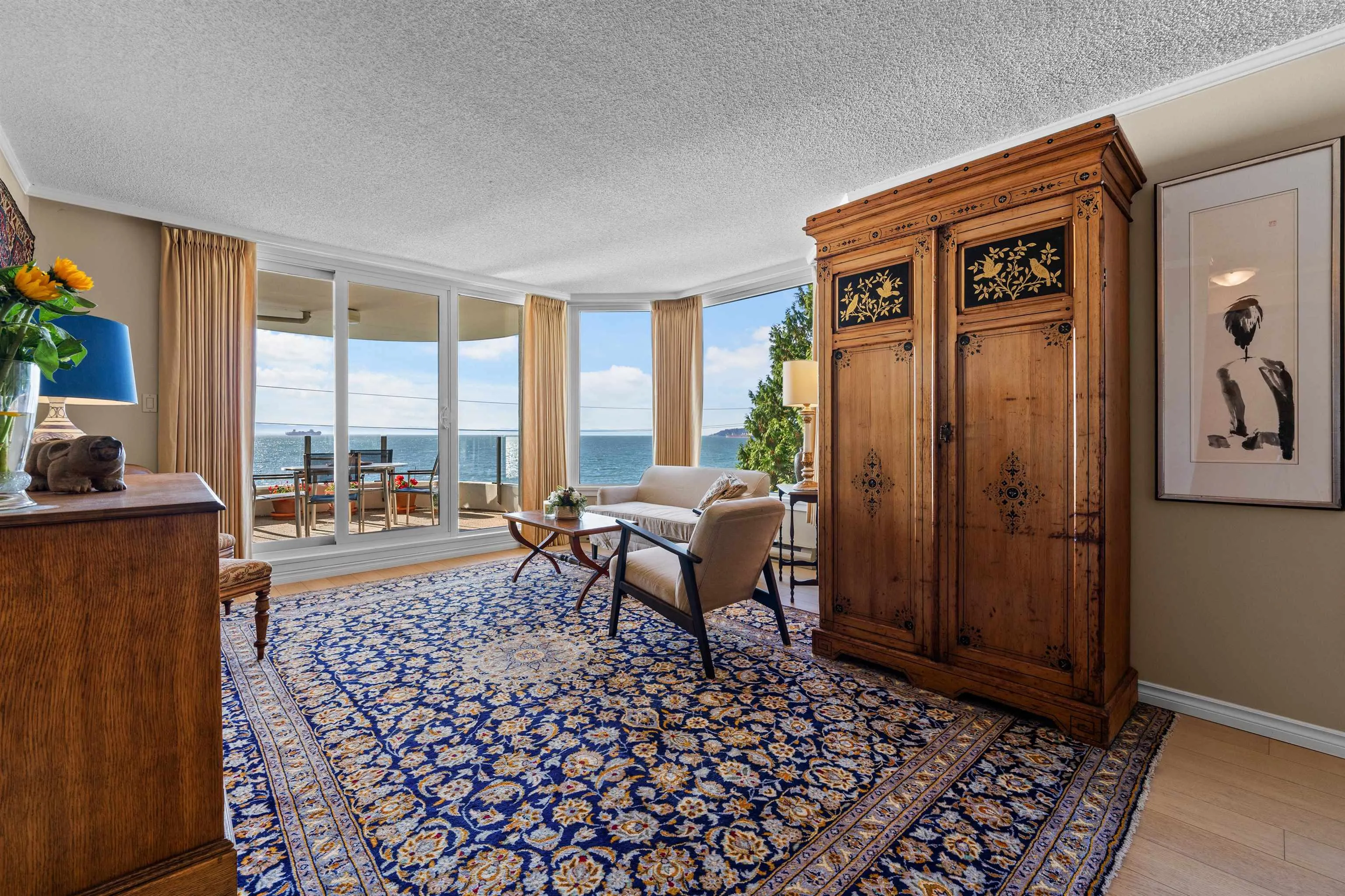 2280 Bellevue Avenue #103