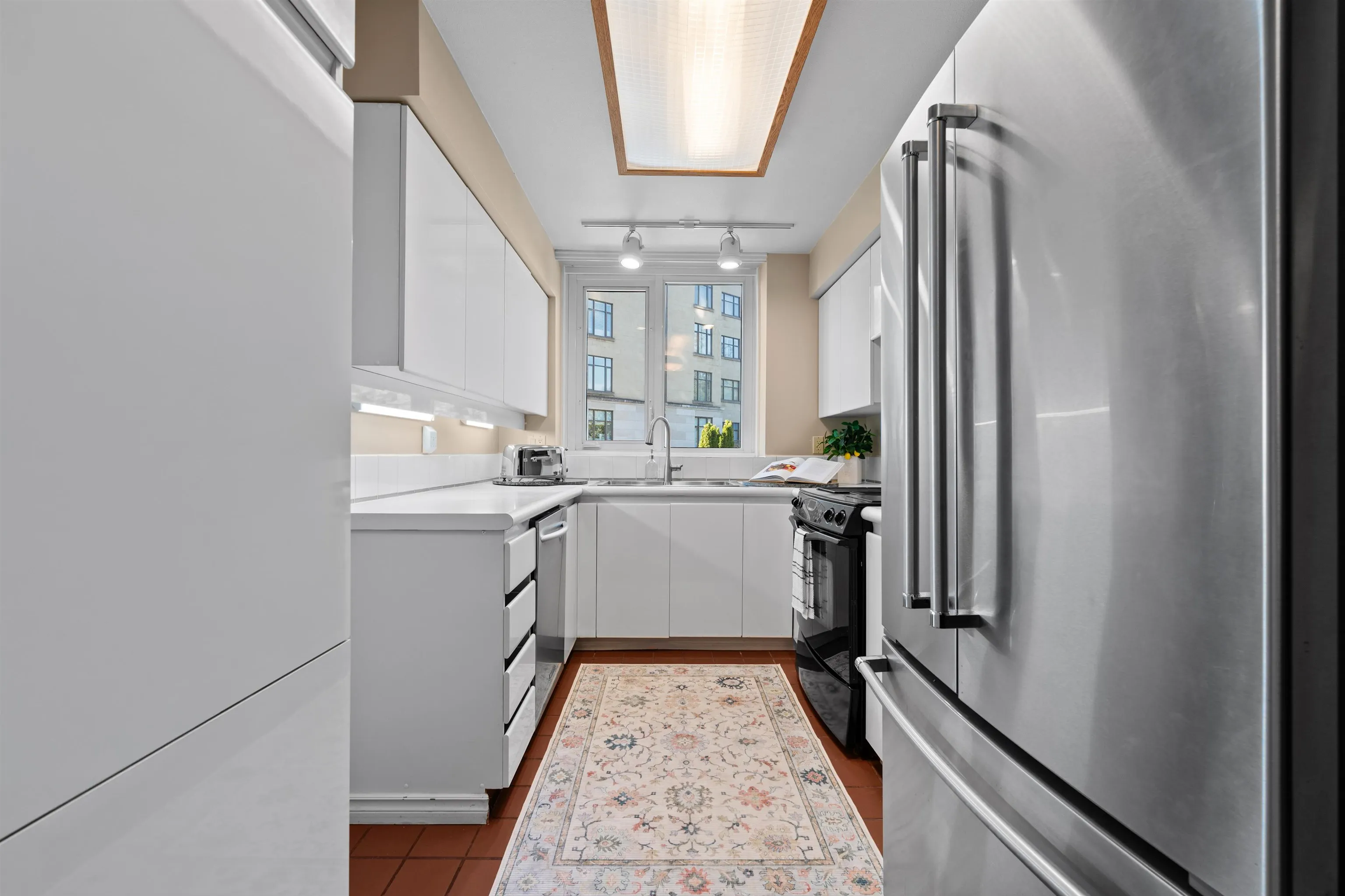 2280 Bellevue Avenue #103