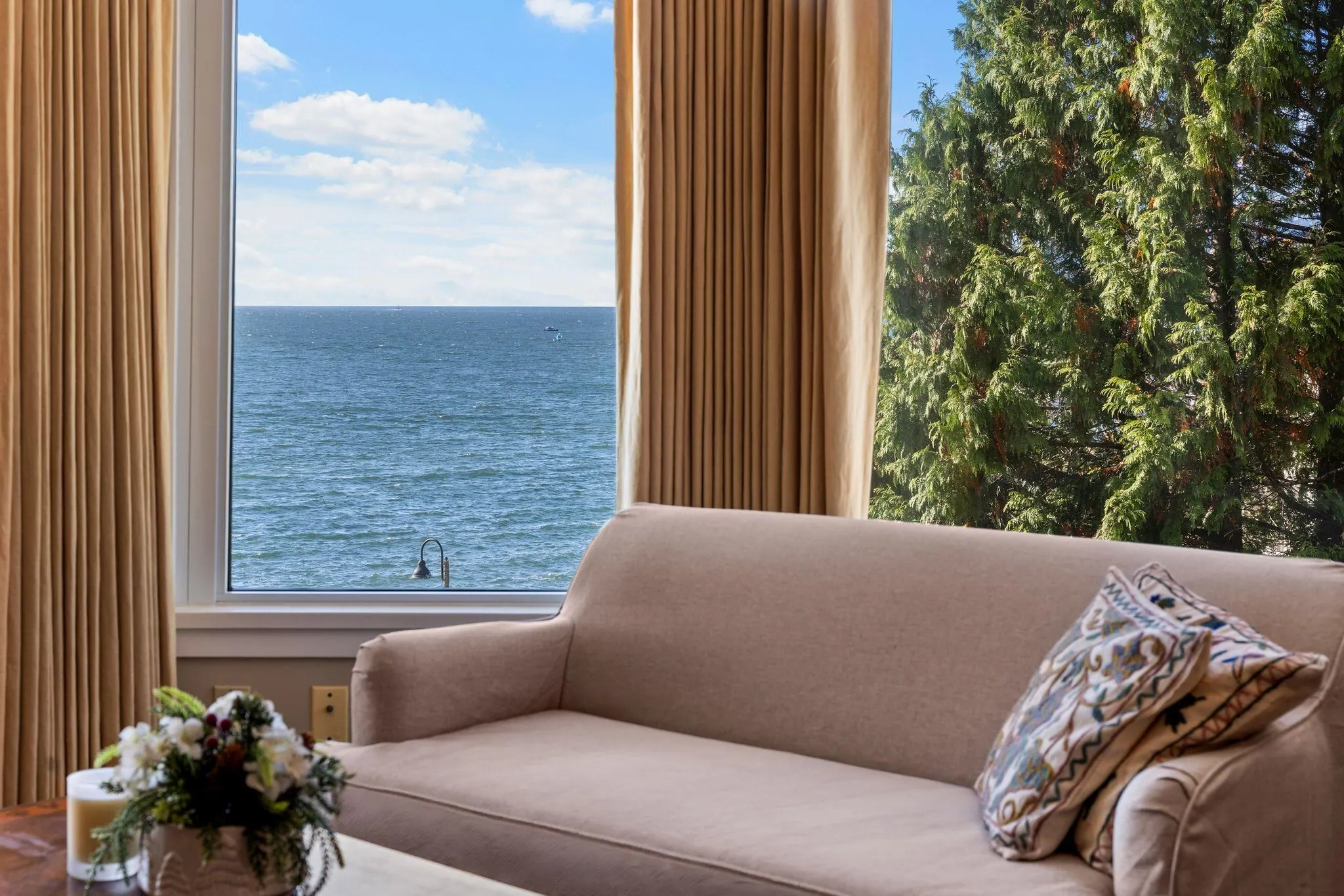 2280 Bellevue Avenue #103