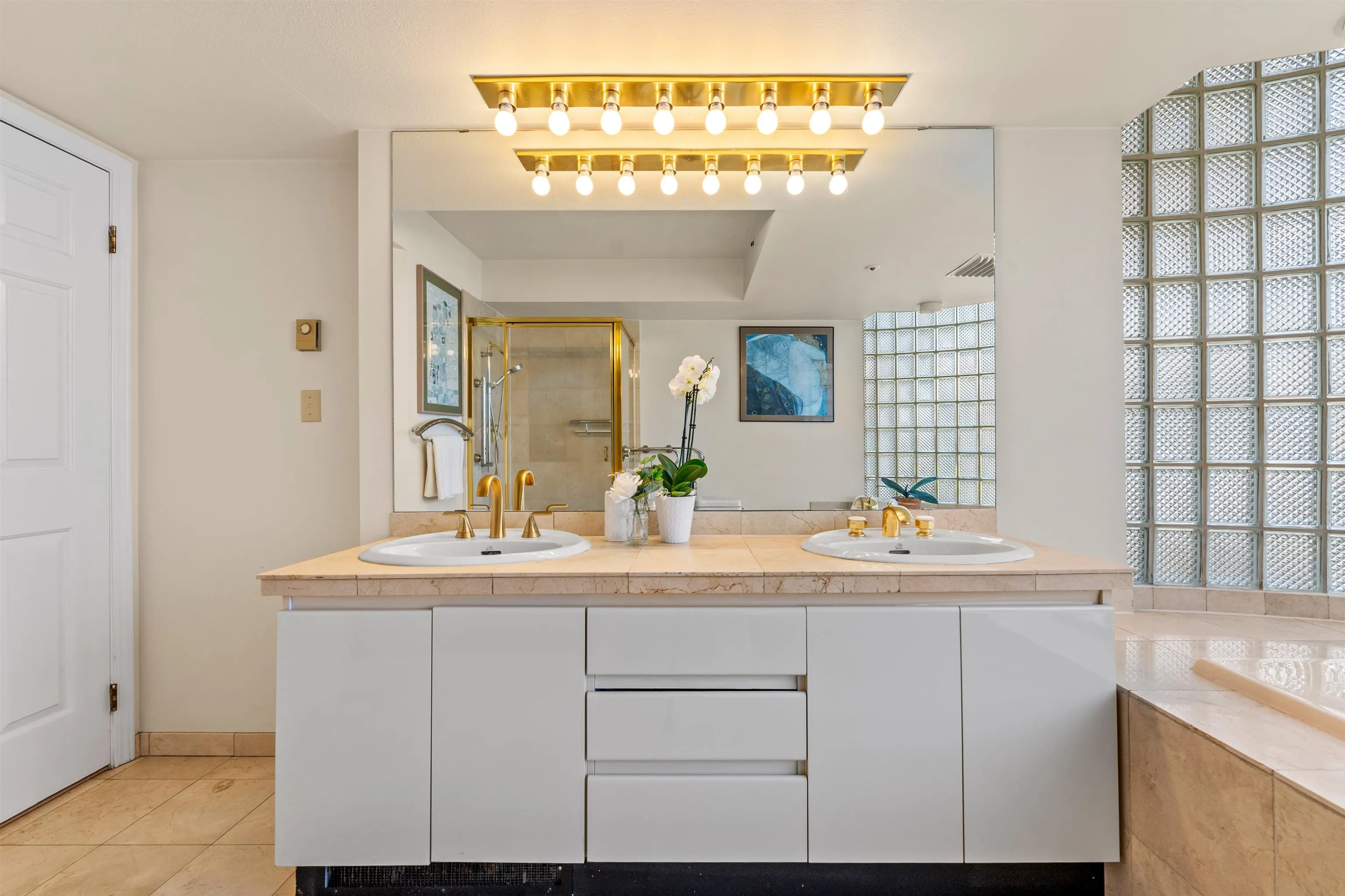 2280 Bellevue Avenue #103