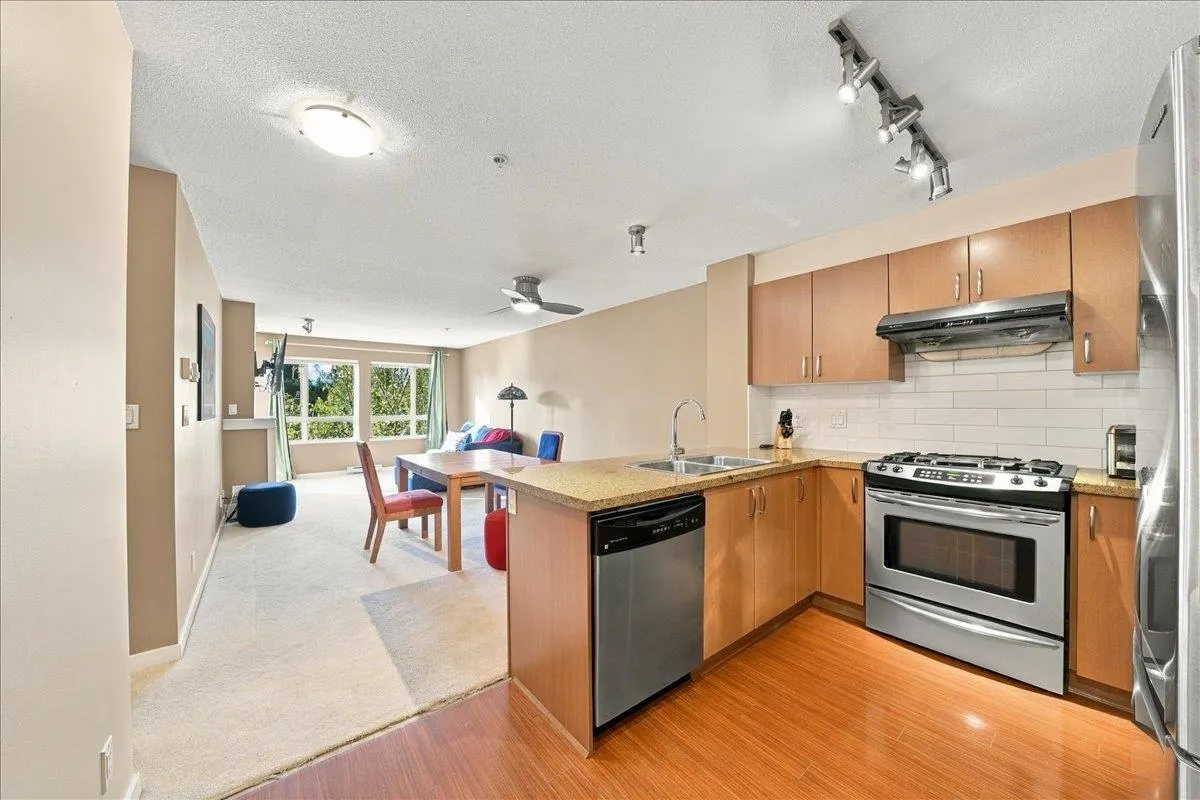 3097 Lincoln Avenue #301