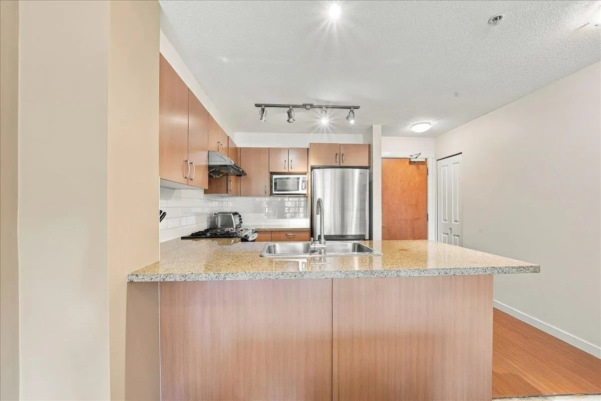 3097 Lincoln Avenue #301