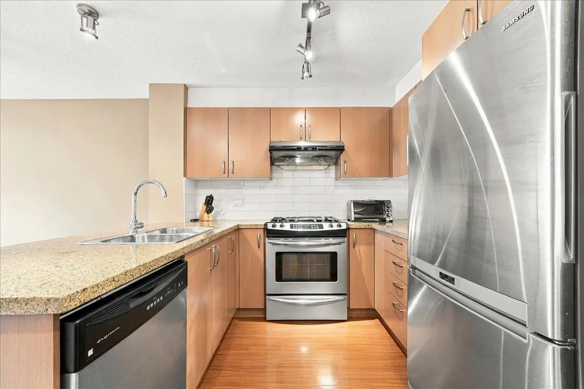 3097 Lincoln Avenue #301